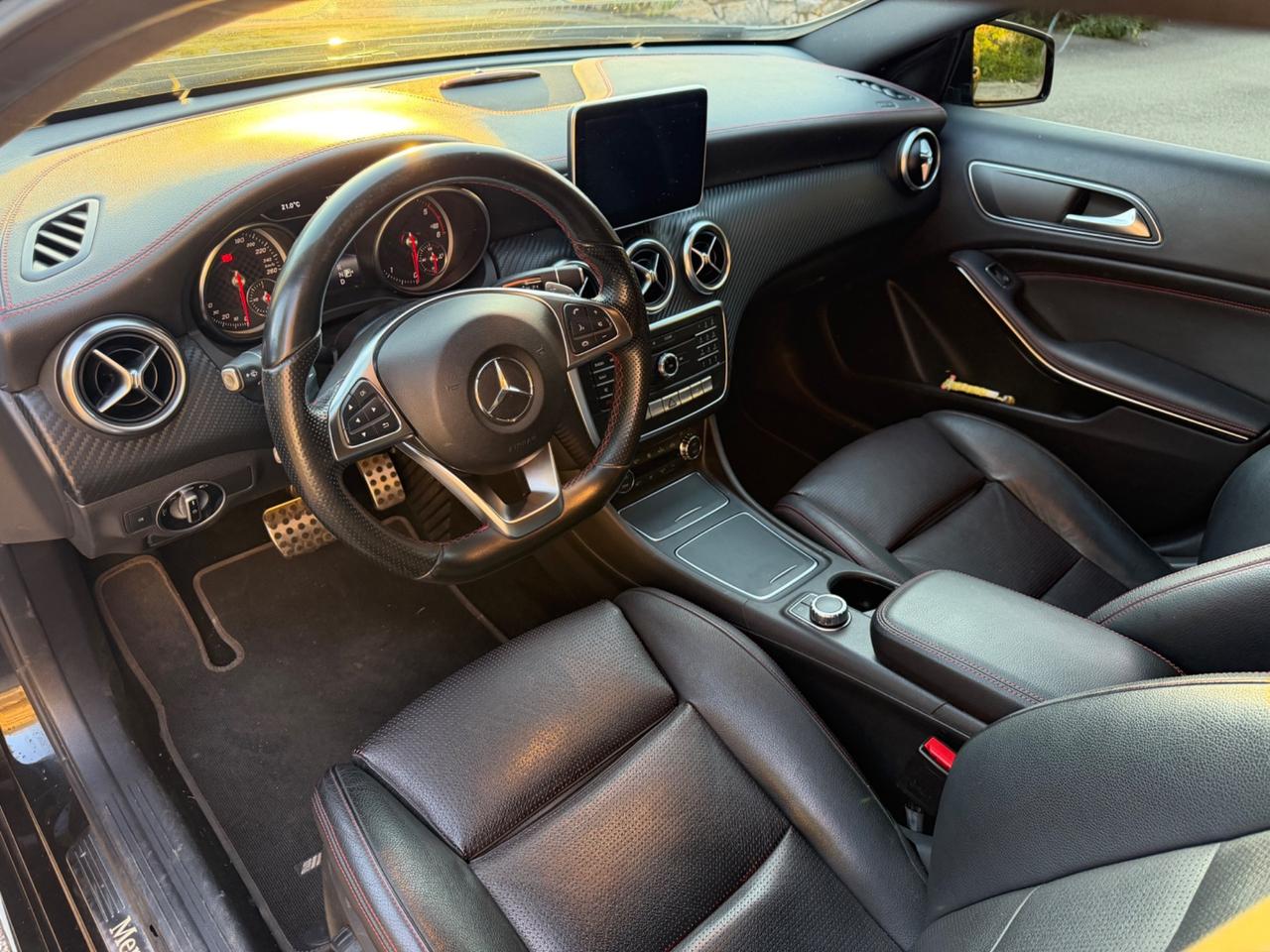 Mercedes-benz A 200 d Premium. AMG