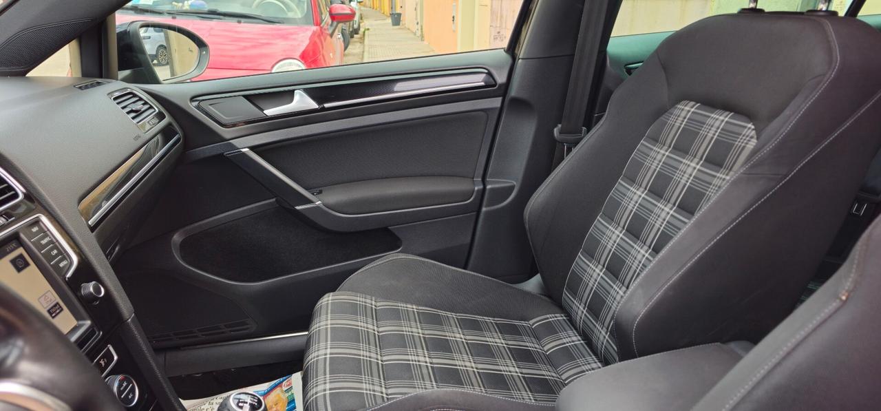 Volkswagen Golf GTD 2.0 TDI 5p. BlueMotion Technology
