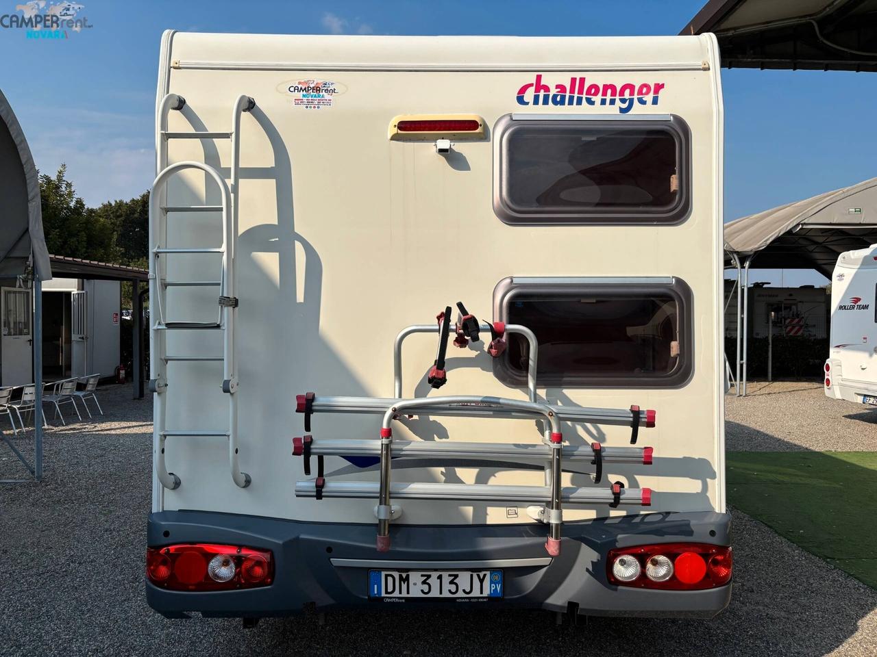 CHALLENGER GENESIS 43 - mansardato con letti a castello in coda