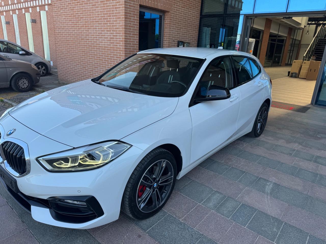 Bmw 118 118d 5p. Msport