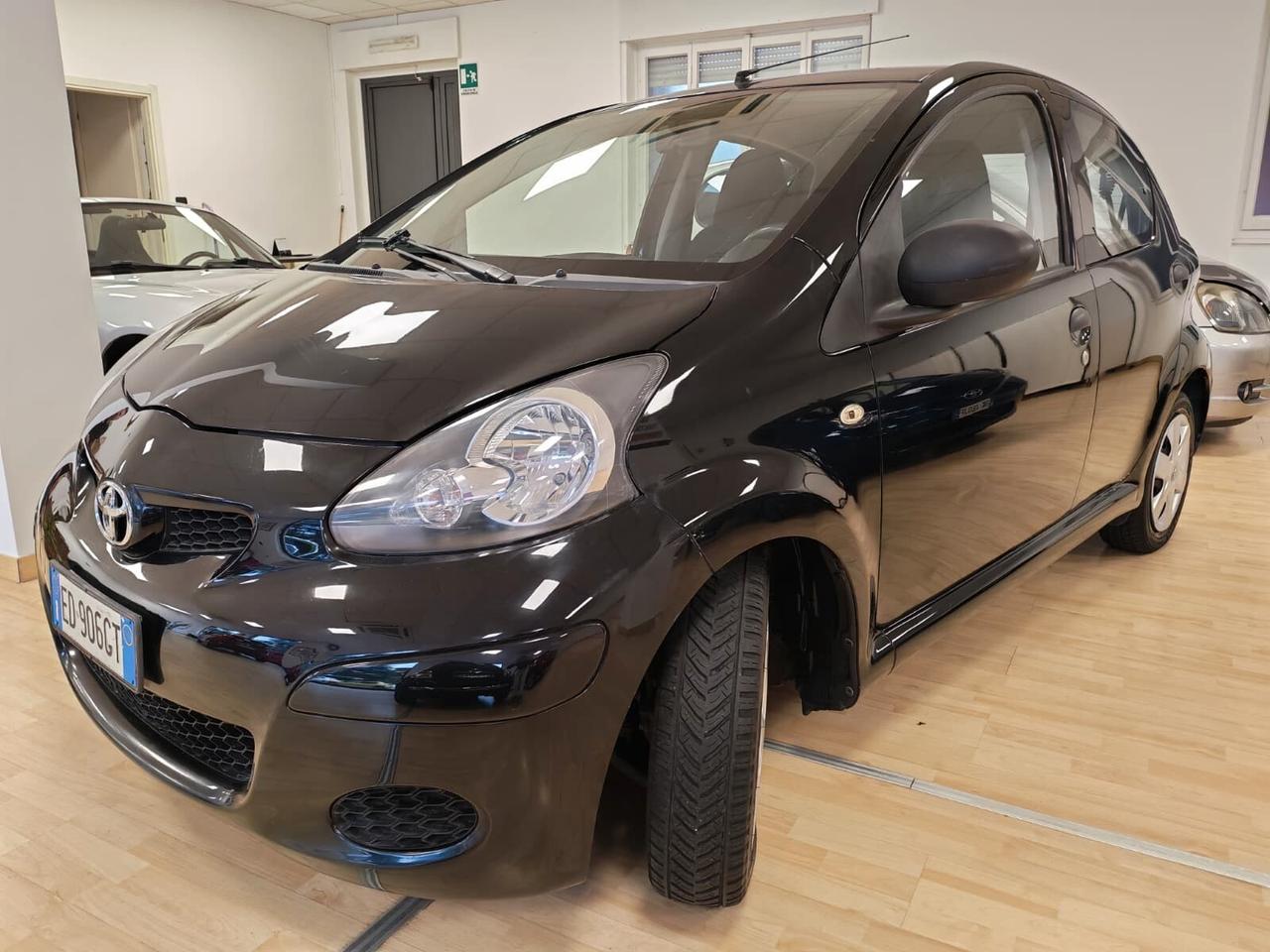 Toyota Aygo - EURO 5 - TAGLIANDATA !!!