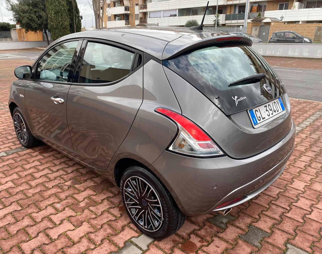 LANCIA YPSILON HYBRID GOLD ANCHE SENZA FINANZIAMENTO