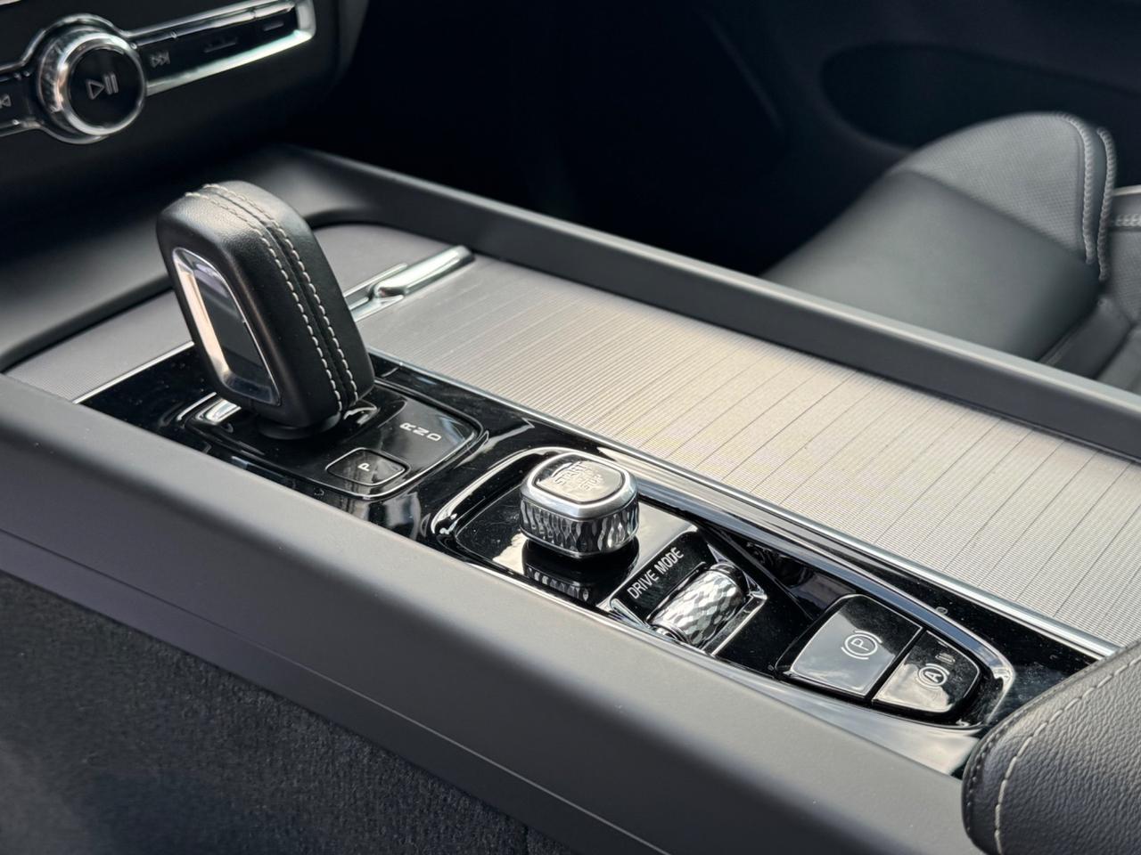 Volvo XC 60 XC60 B4 Geartronic R-design