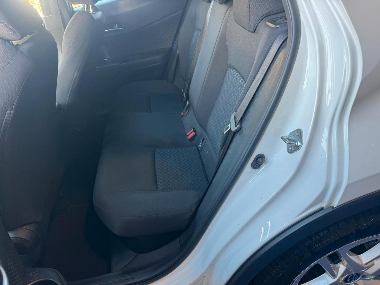 Toyota C-HR I 2020 1.8h Active e-cvt