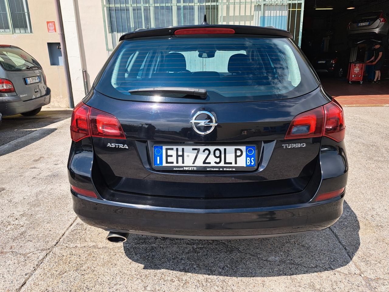 Opel Astra 1.6 Turbo 180CV Sports Tourer Cosmo S