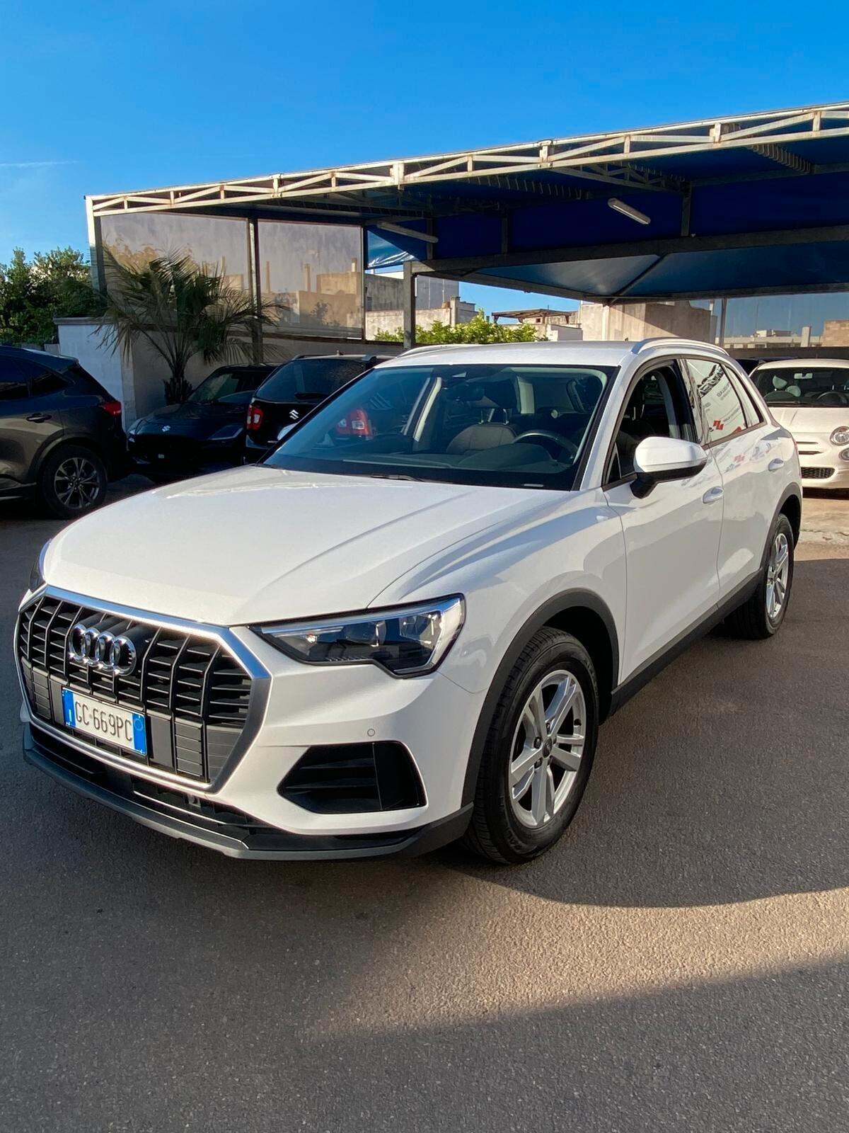Audi Q3 35 TDI S tronic Business
