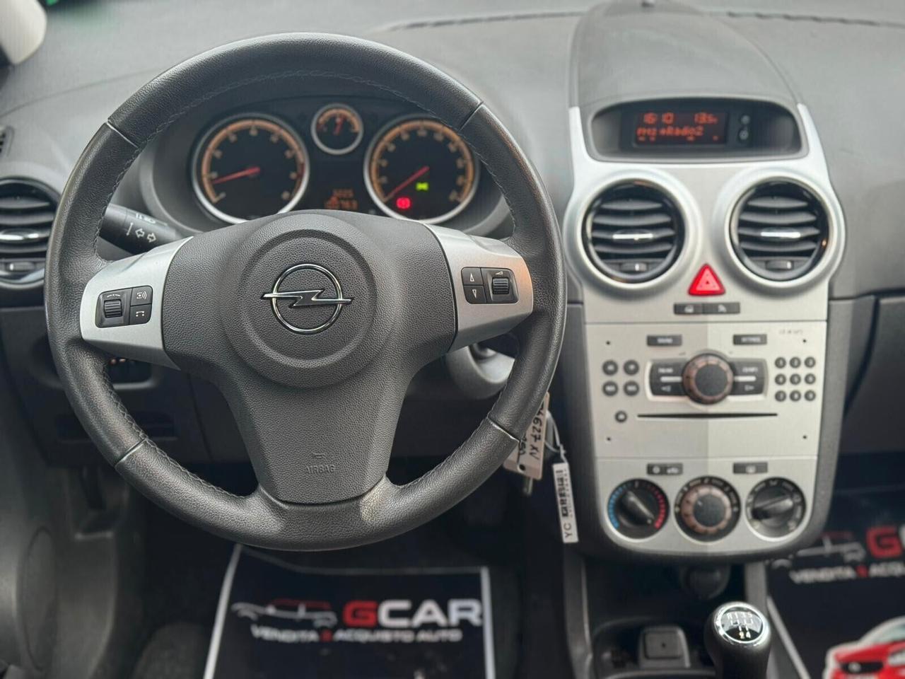 Opel Corsa 1.2 5 porte Cosmo