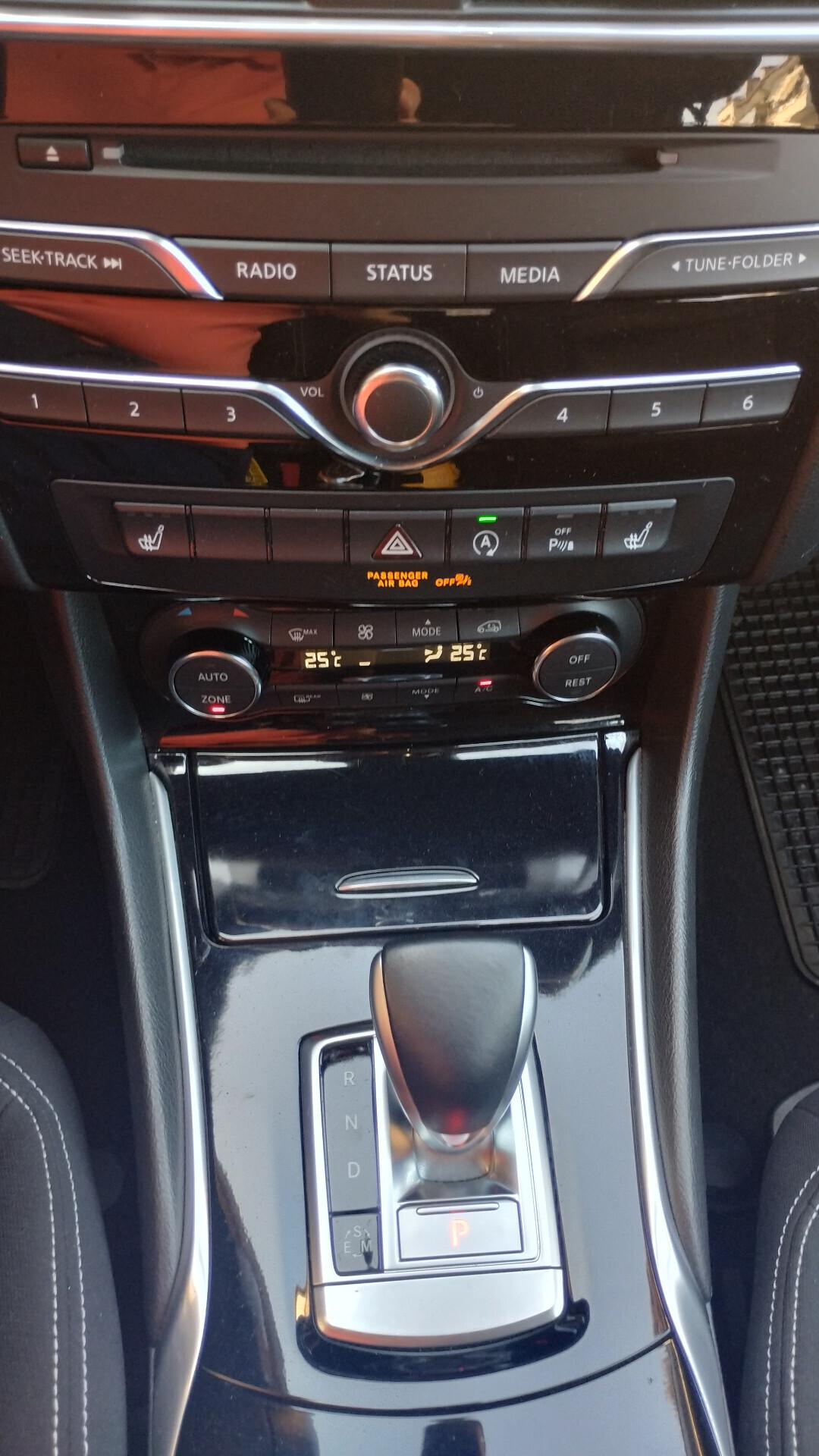 Infiniti Q30 1.5 diesel Premium
