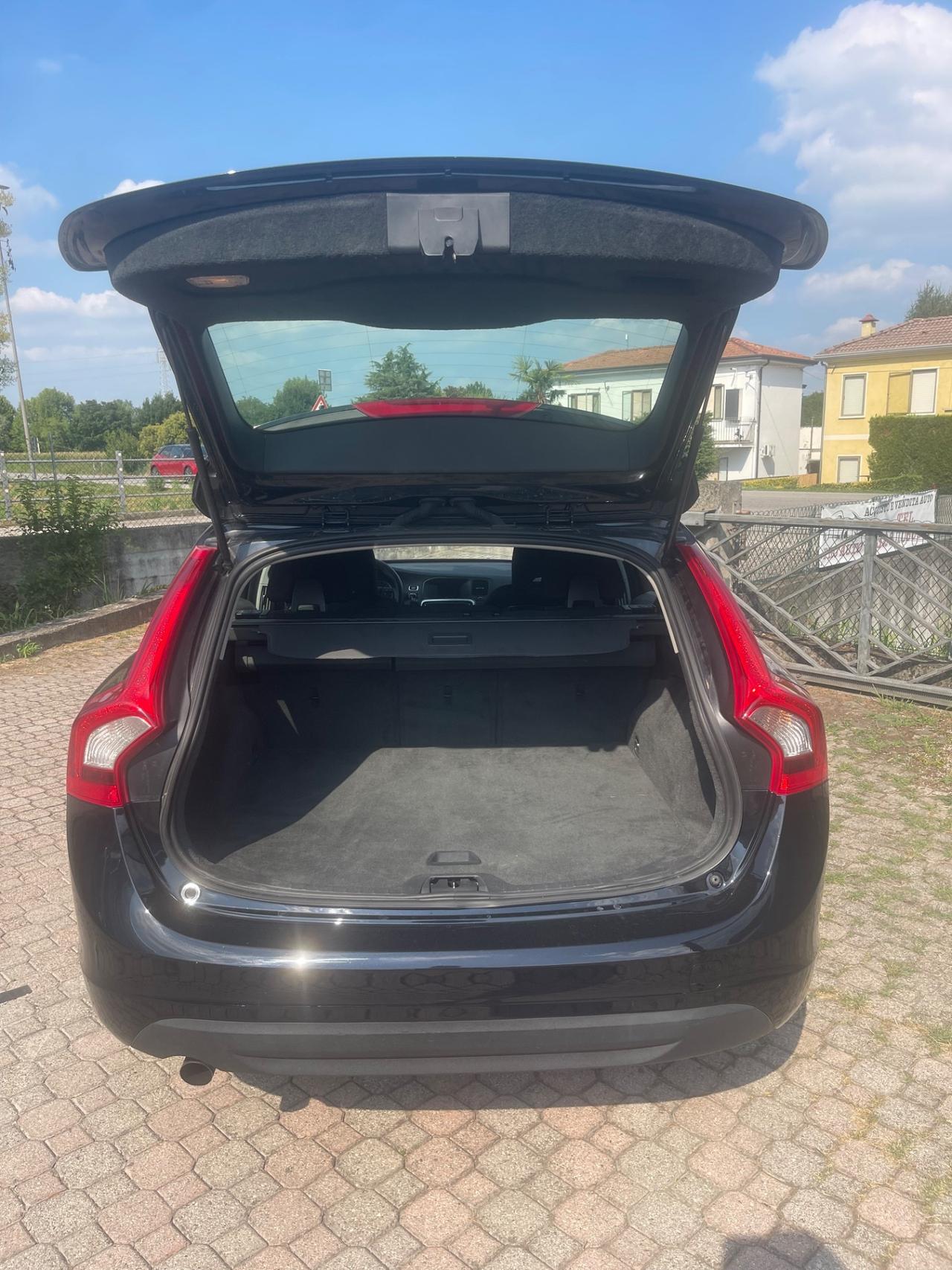 Volvo V60 D2 1.6 Summum