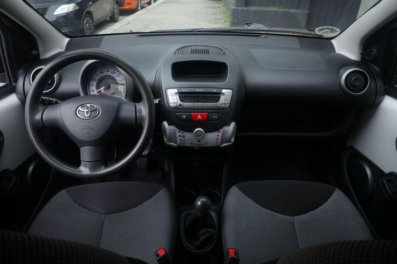 Toyota Aygo Toyota Aygo 1.0 VVT-i Active Connect 50KW ANNO 2013