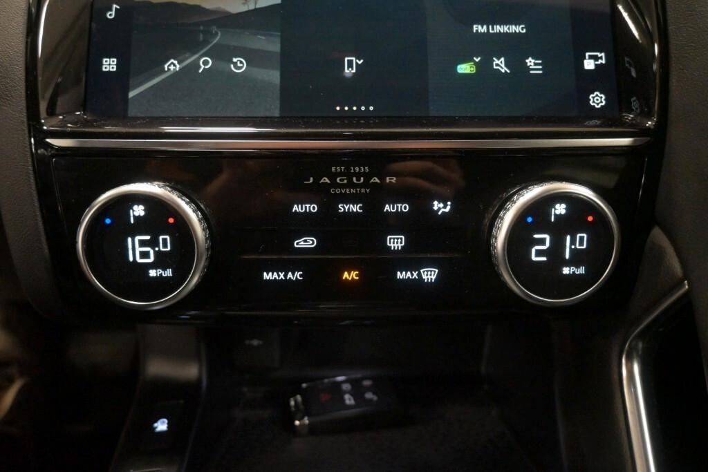 Jaguar E-Pace 2.0D I4 163CV AWD AUTO SE ( FARI LED - PELLE PDC TELECAMERA POST. NAVI MIRROR )