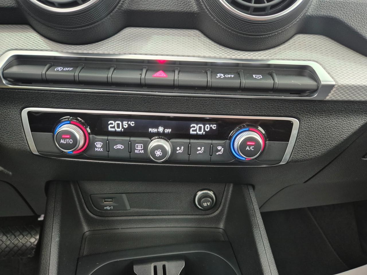 Audi Q2 30 TDI S tronic Identity Black
