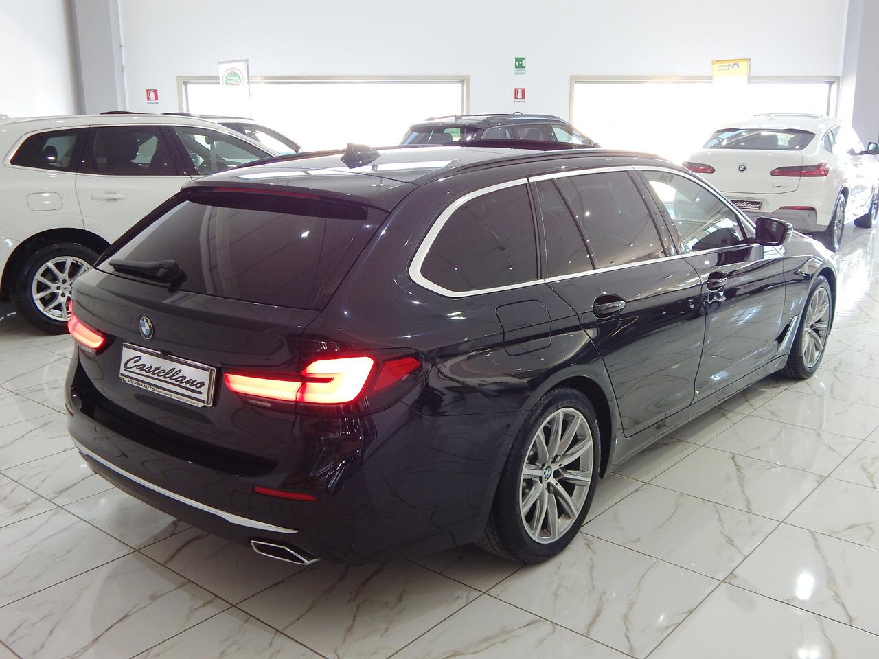 BMW 520 d Touring Luxury Aut TETTO-NAVI-PELLE-LED