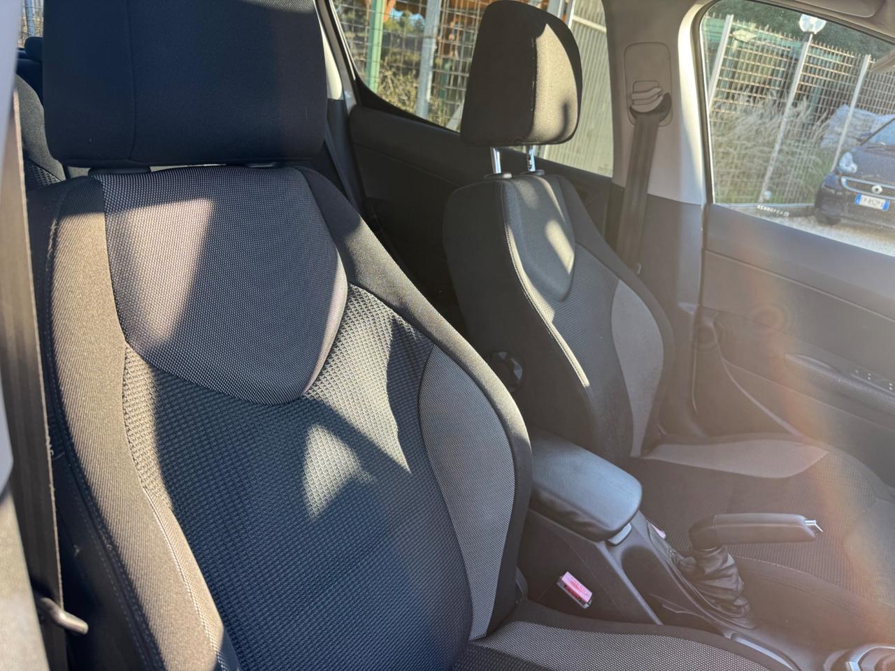 Peugeot 308 1.6 HDi 110CV Ciel Féline NEOPATENTATI