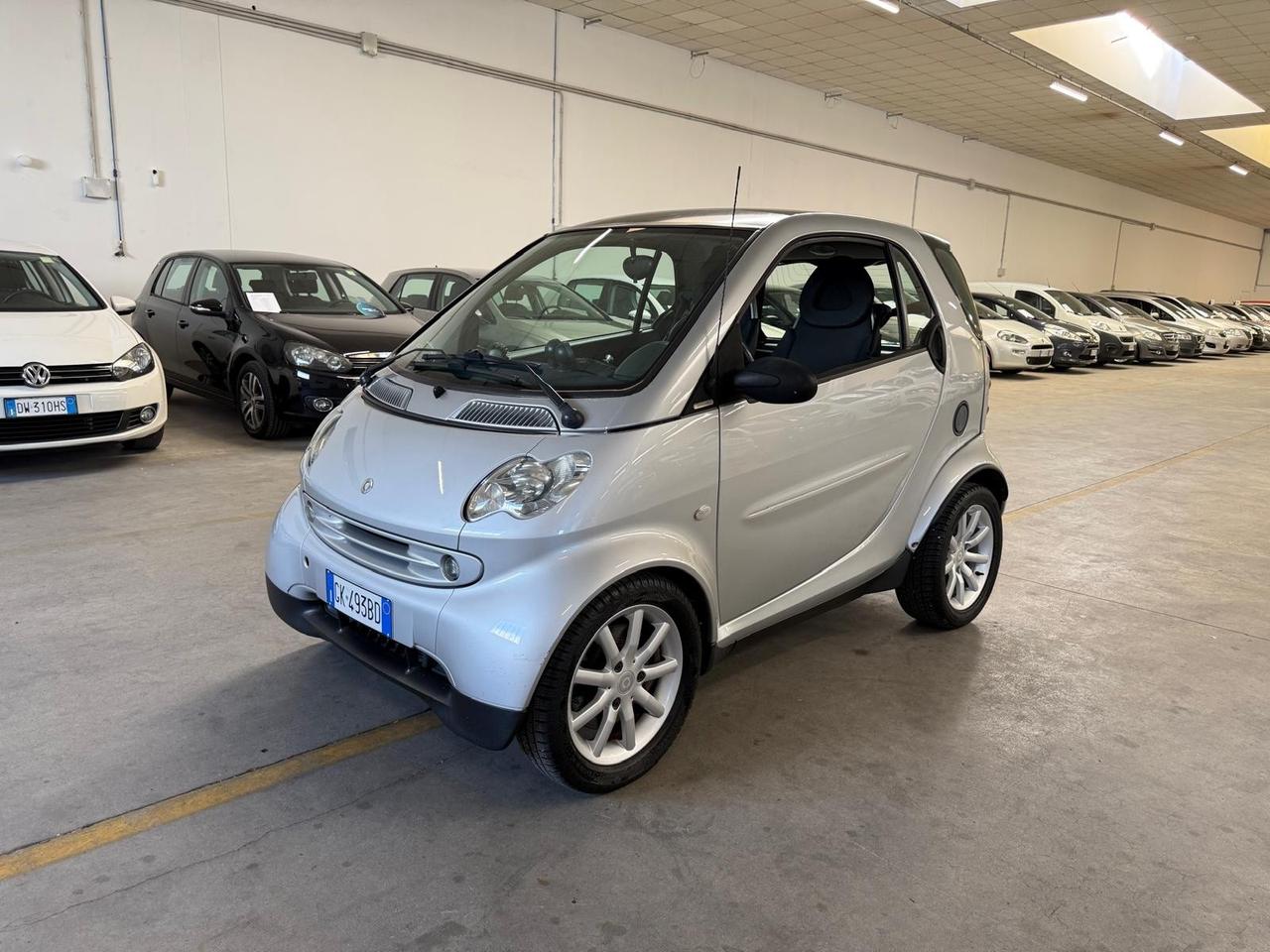 Smart 700 city-coupé pure (45 kW)