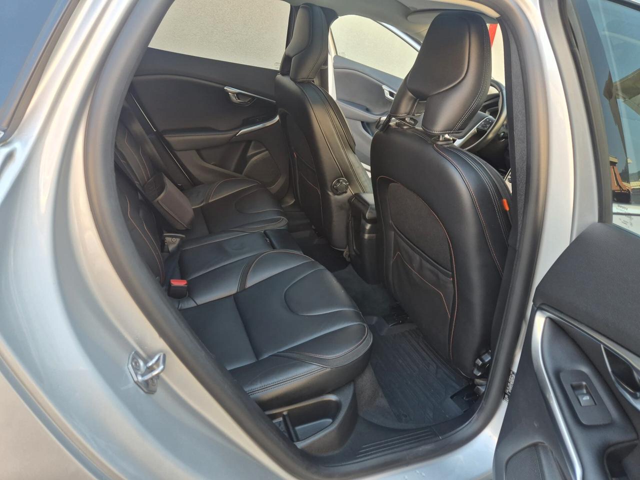 Volvo V40 T2