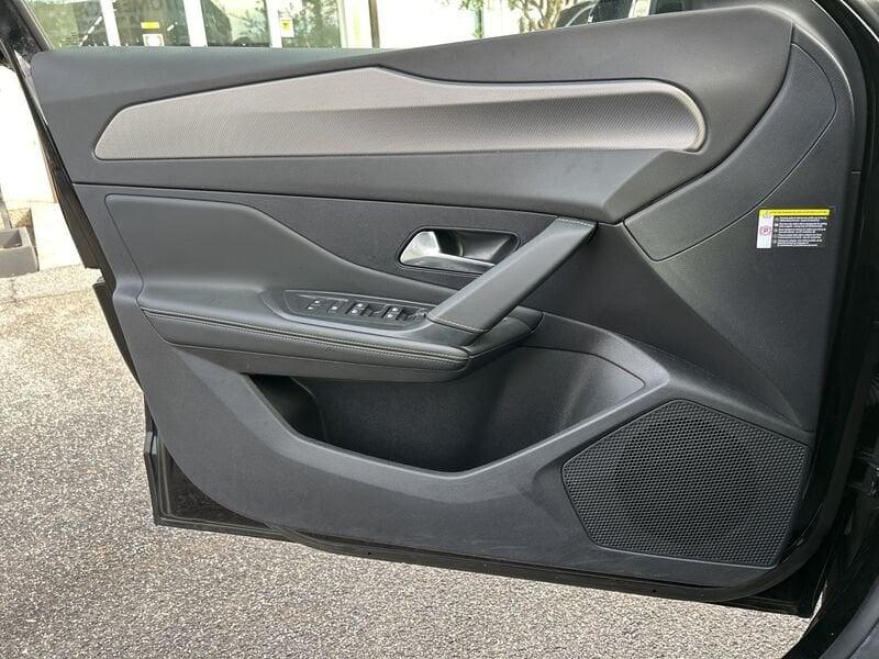 Peugeot 308 III 2021 1.2 hybrid GT 145cv e-dcs 6