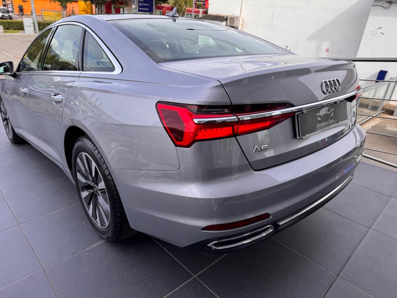 Audi A6 40 2.0 TDI S tronic 204cv uff audi Italia