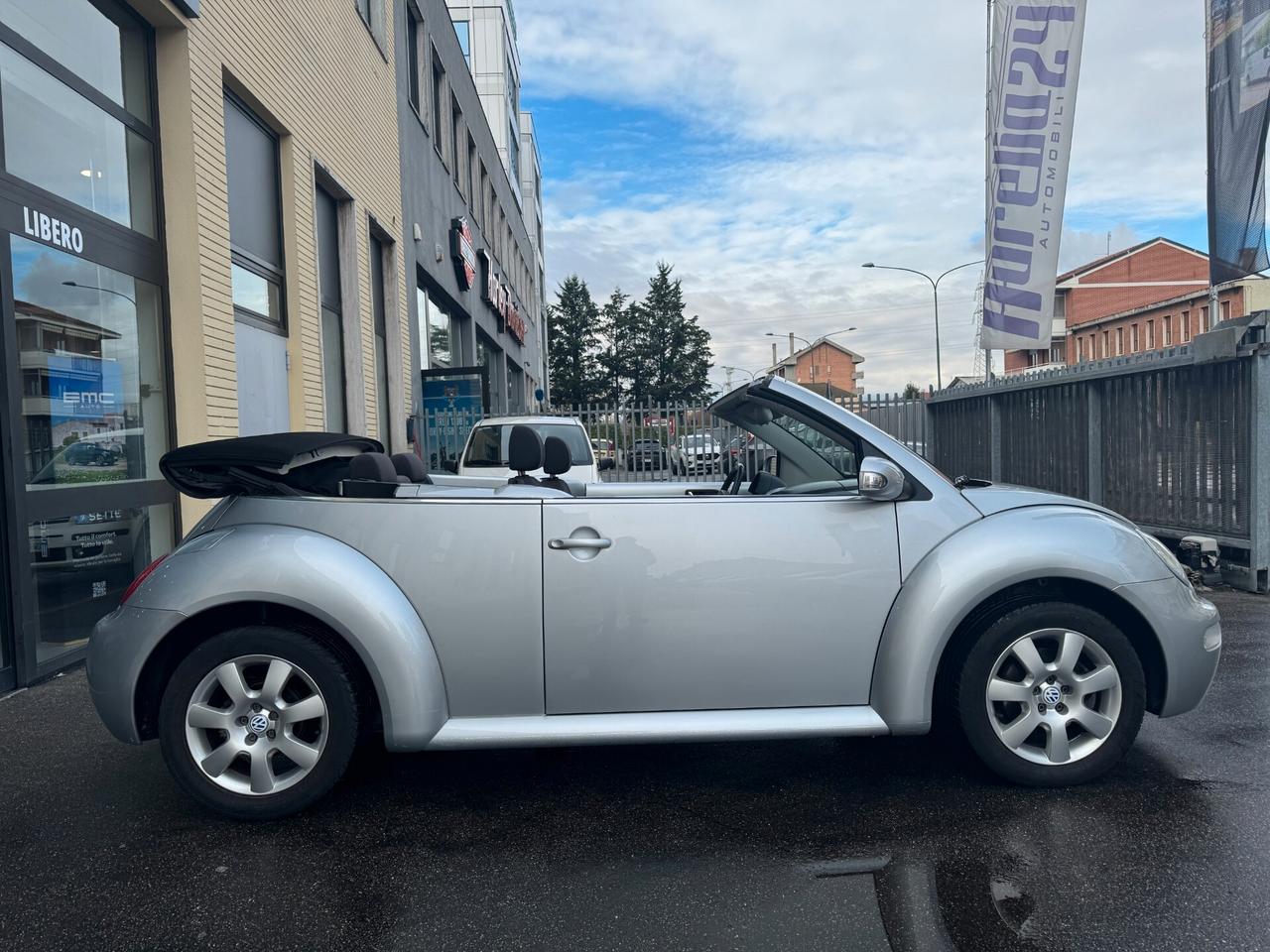 Volkswagen New Beetle 1.6 Cabrio