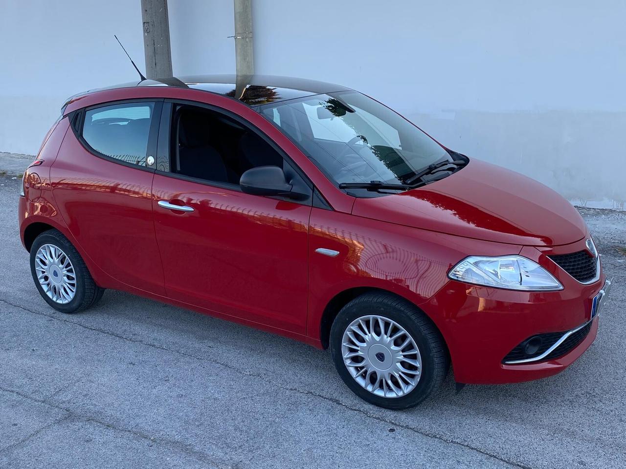 Lancia Ypsilon 1.2 69 CV GPL Ecochic Gold