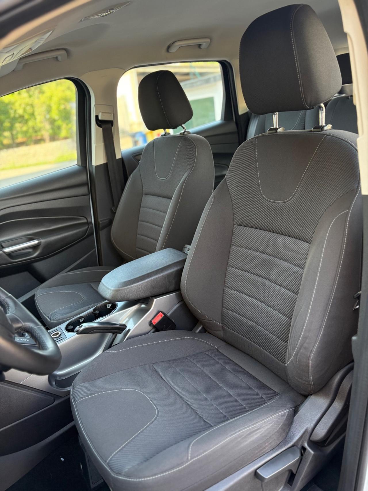 Ford Kuga 2.0 TDCI 140 CV 4WD Powershift