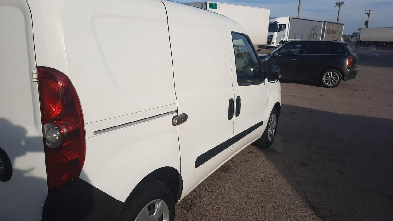 Opel Combo 1.6 CDTi 120CV PC-TN Cosmo