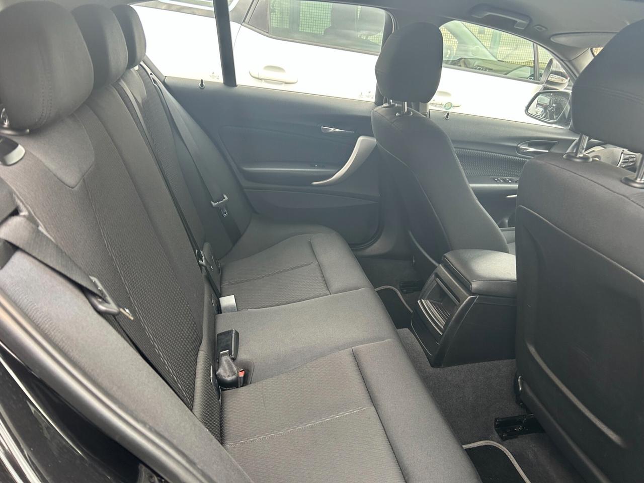 Bmw 116 116d 5p. Urban