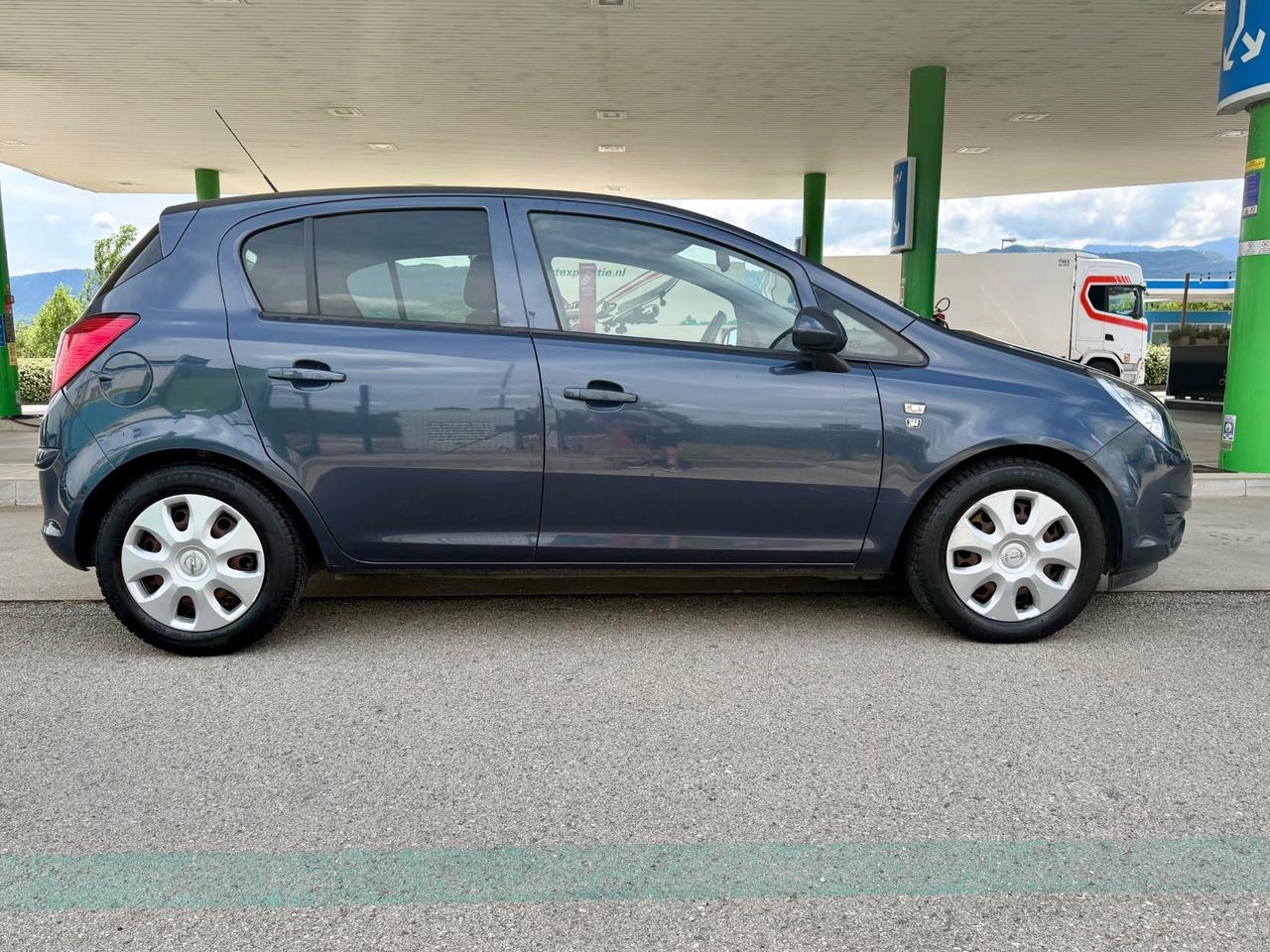 Opel Corsa 1.2 5 porte Edition