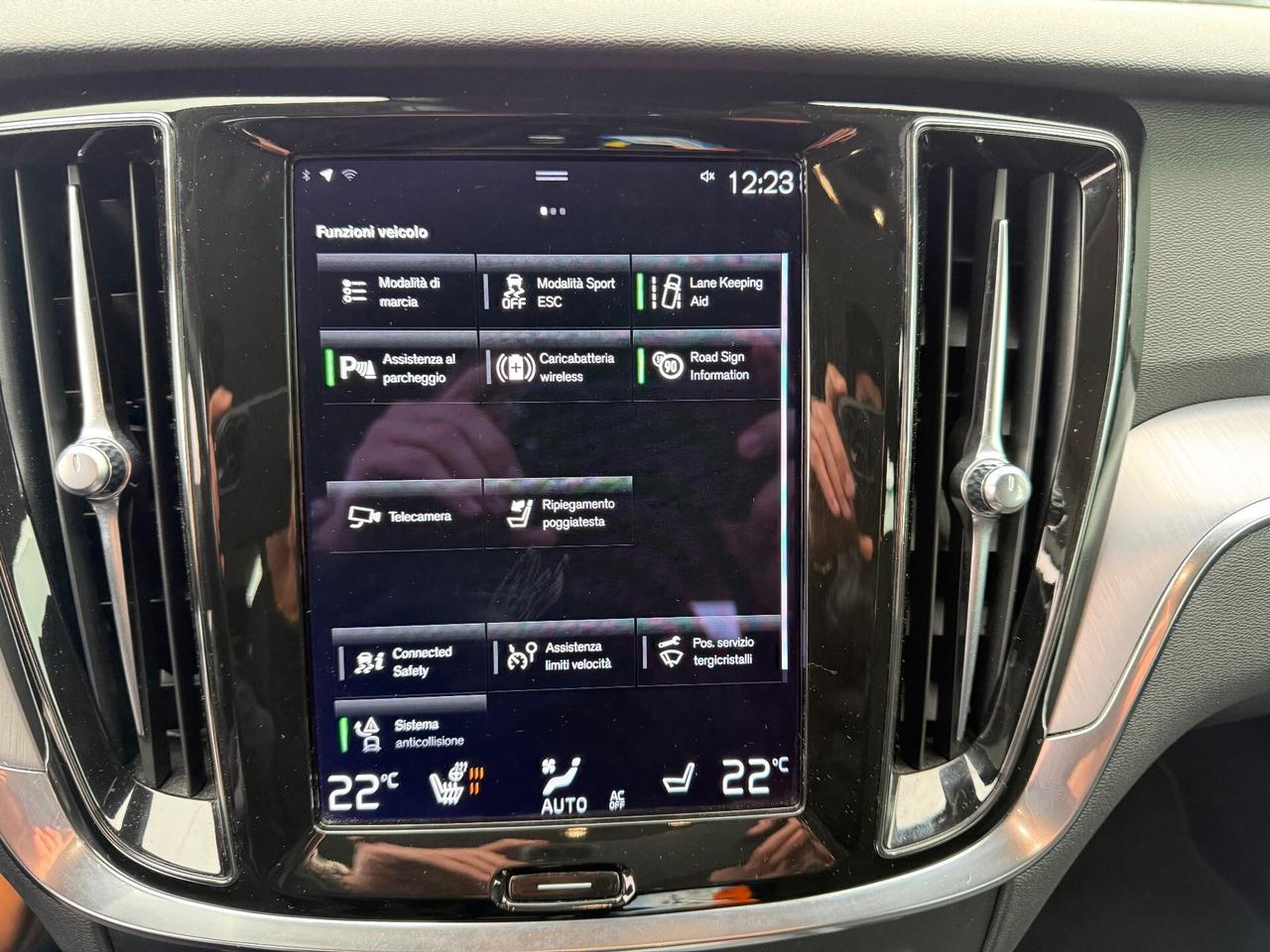 Volvo V60 B4 2.0 197 CV Geartronic Momentum Business Pro