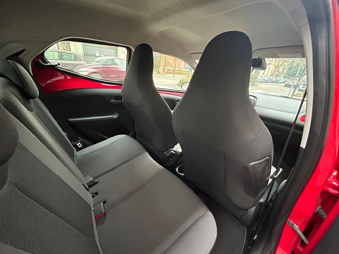 Toyota Aygo Connect 1.0 x-clusiv 72cv 5p *90000KM*NEOPATENTATI*