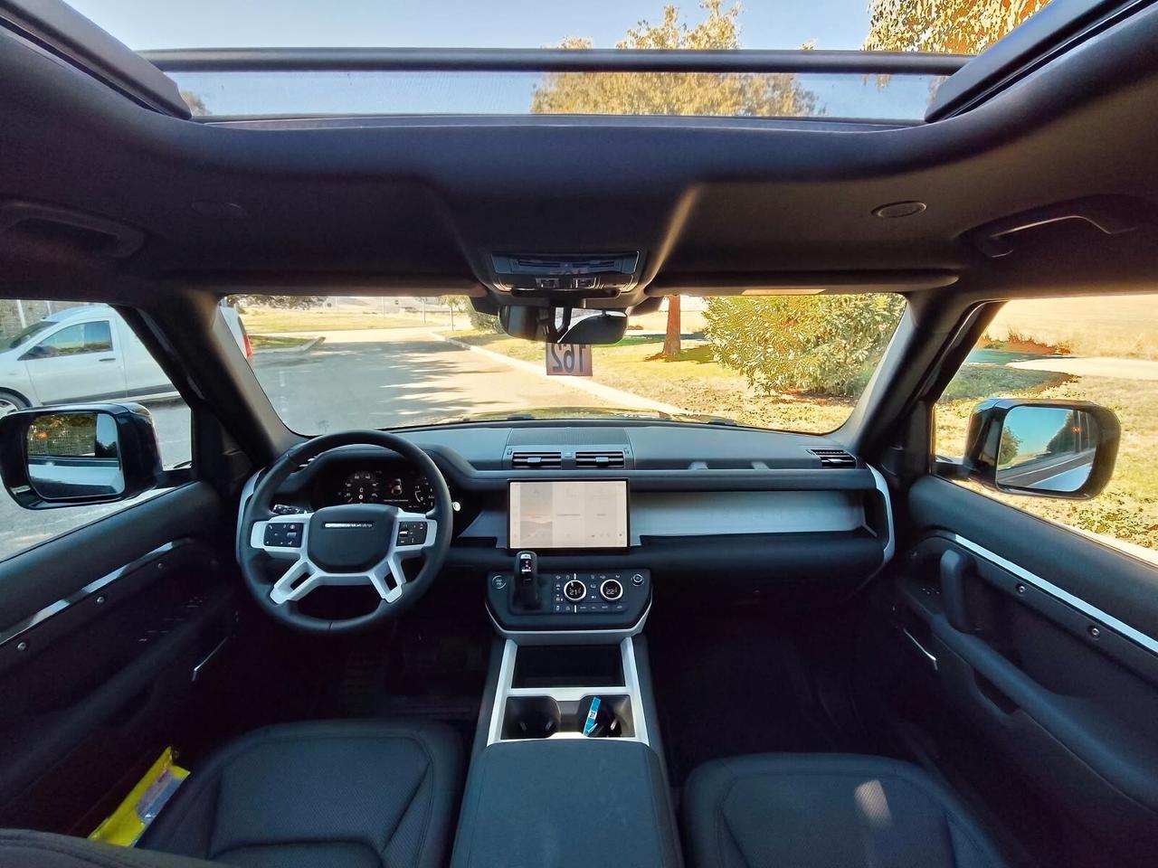 Land Rover Defender 110 3.0D I6 200 CV AWD Auto X-Dynamic SE