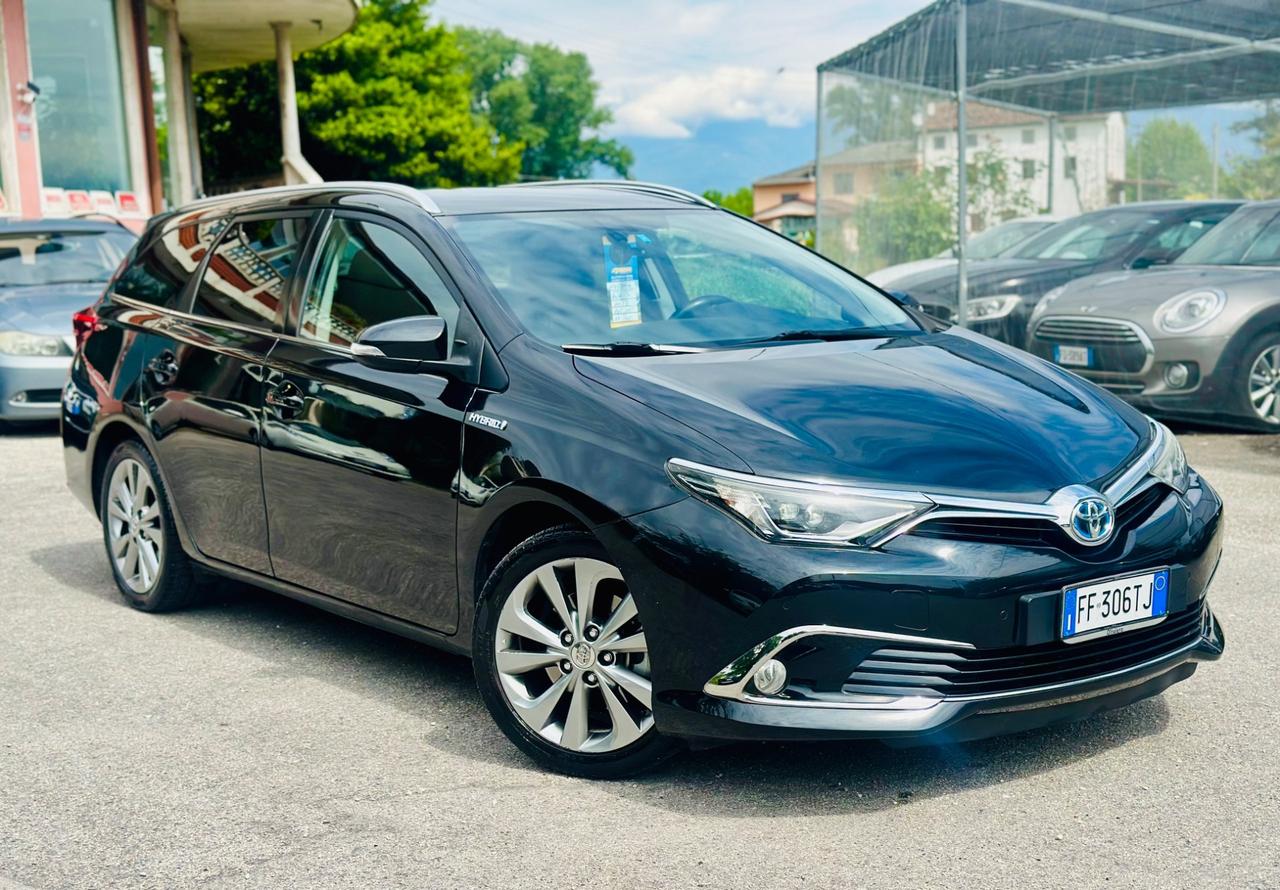 Toyota Auris Touring Sports 1.8 Hybrid Lounge