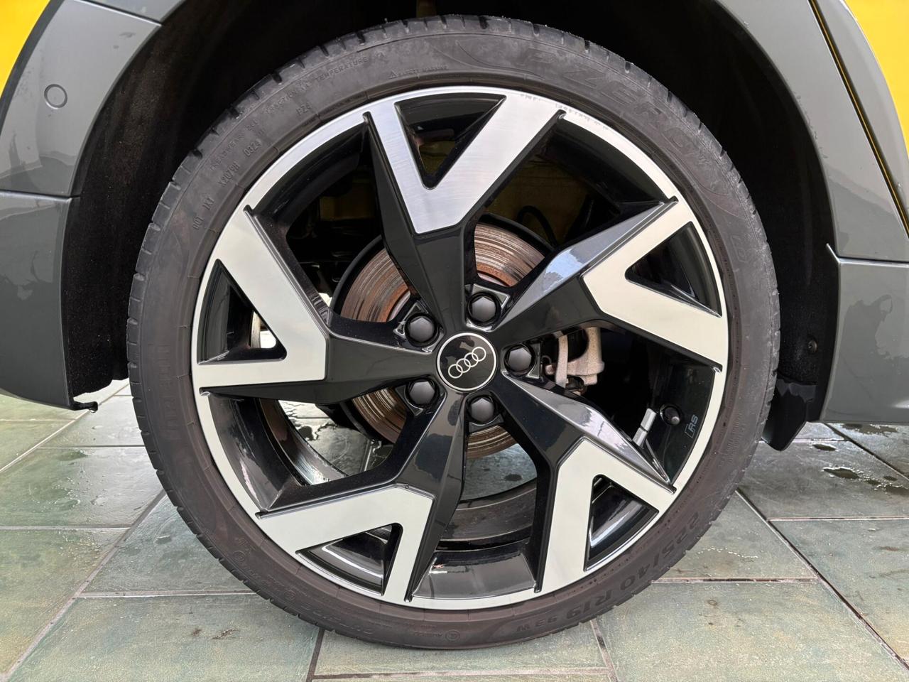 Audi A3 allstreet 35 TFSI S tronic Identity Contrast