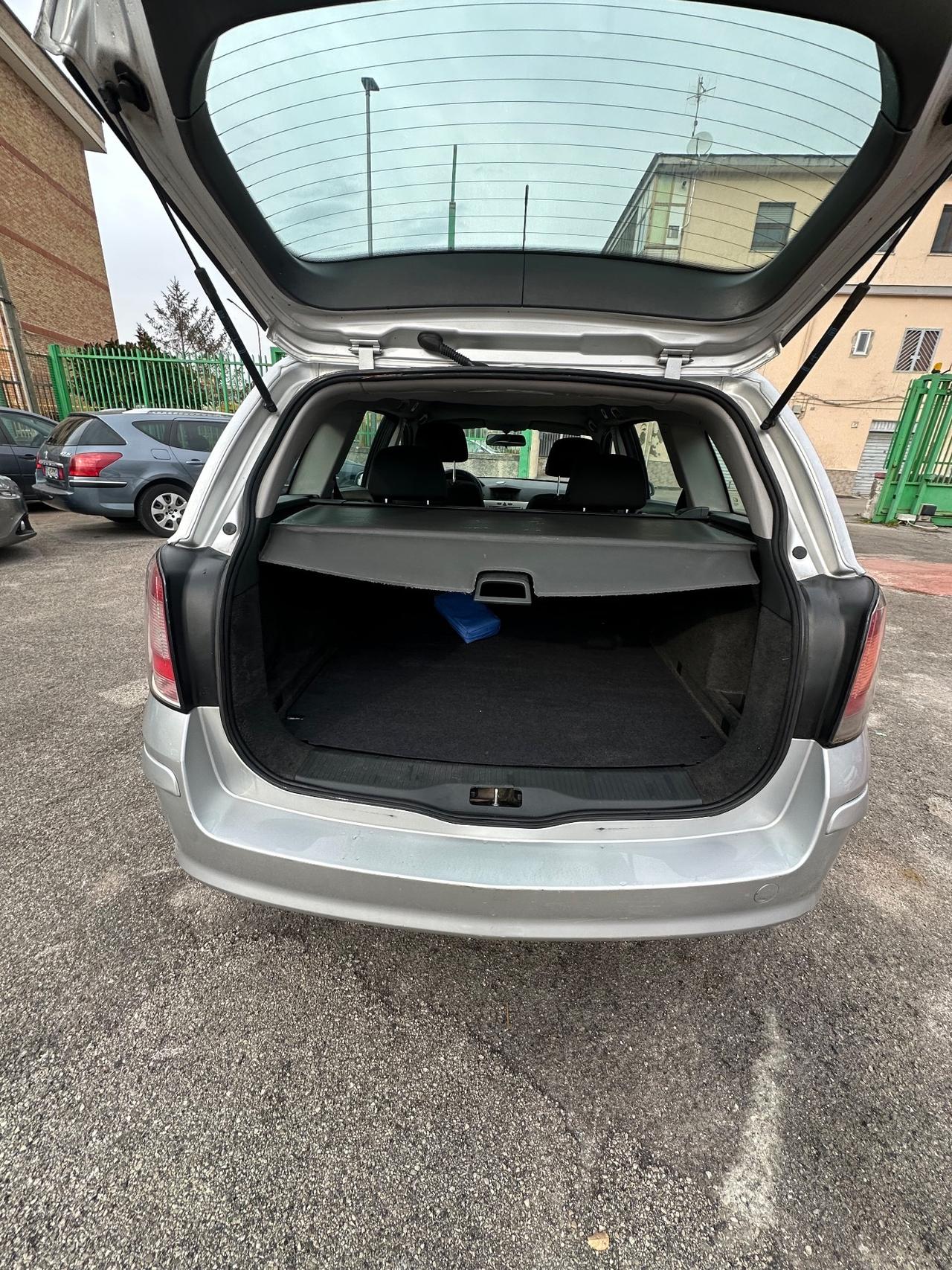 Opel Astra 1.4 16V Twinport 5 porte Enjoy