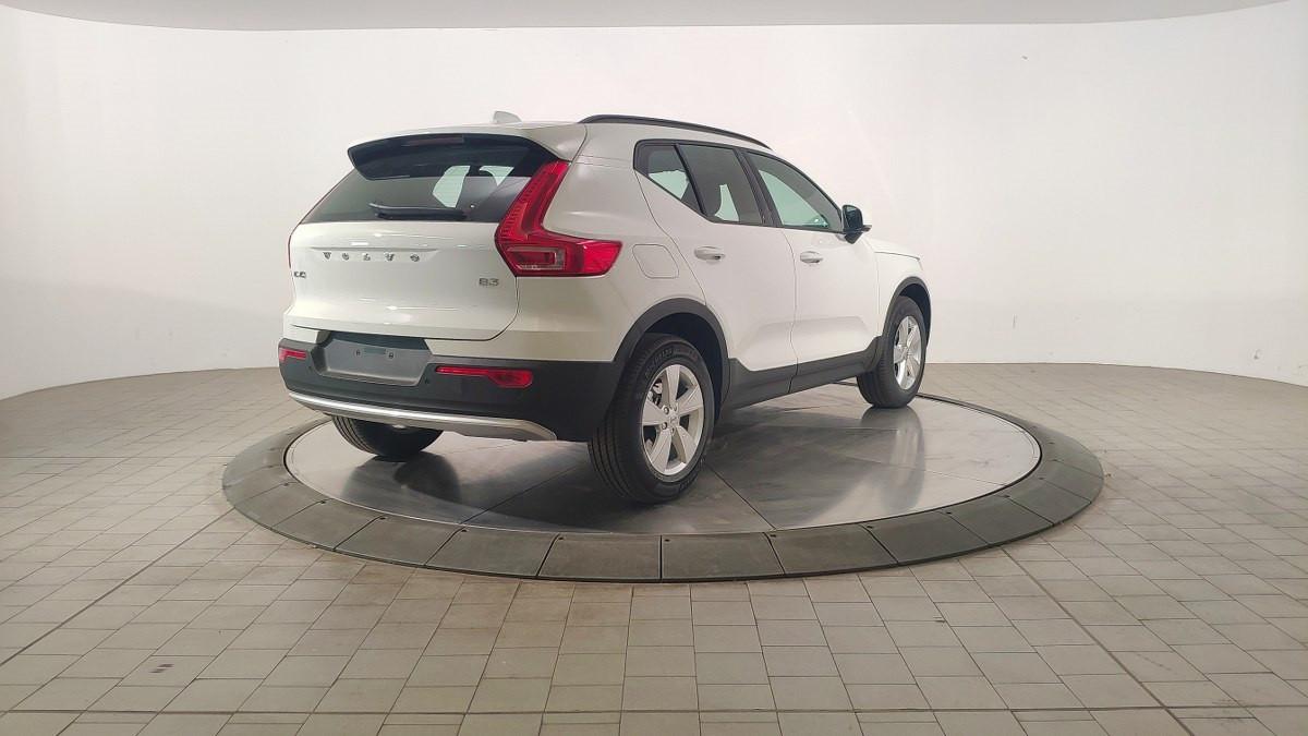 VOLVO Xc40 B3 Mild Hybrid Automatico Essential