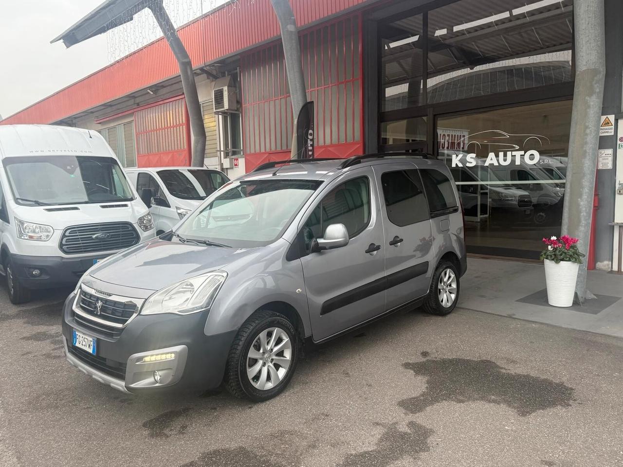 Peugeot Partner Tepee BlueHDi 100 Outdoor