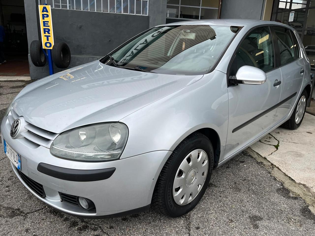 Volkswagen Golf 1.4 5p. Trendline OK NEOPATENTATI