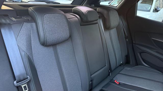 PEUGEOT 3008 HYBRID 180 e-EAT8 ALLURE PACK*24M.G.*