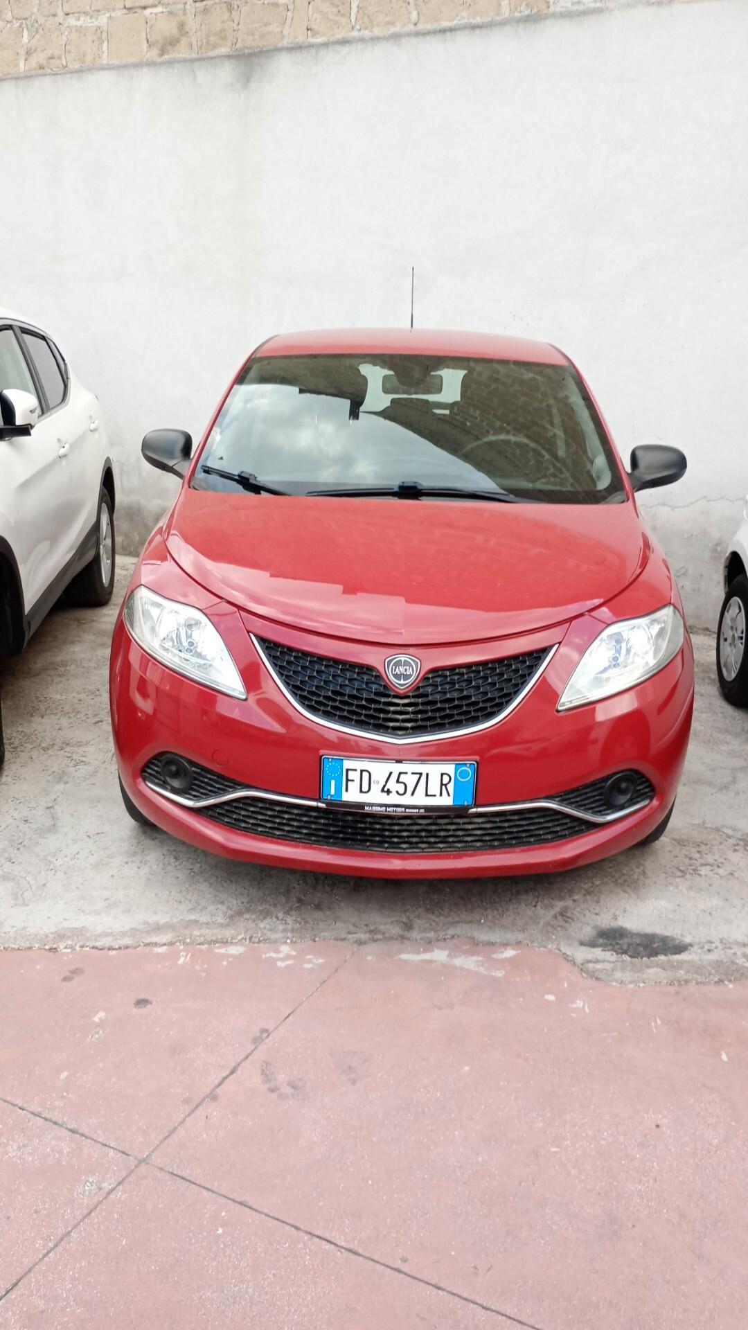 Lancia Ypsilon 1.2 69 CV 5 porte GPL Ecochic Silver
