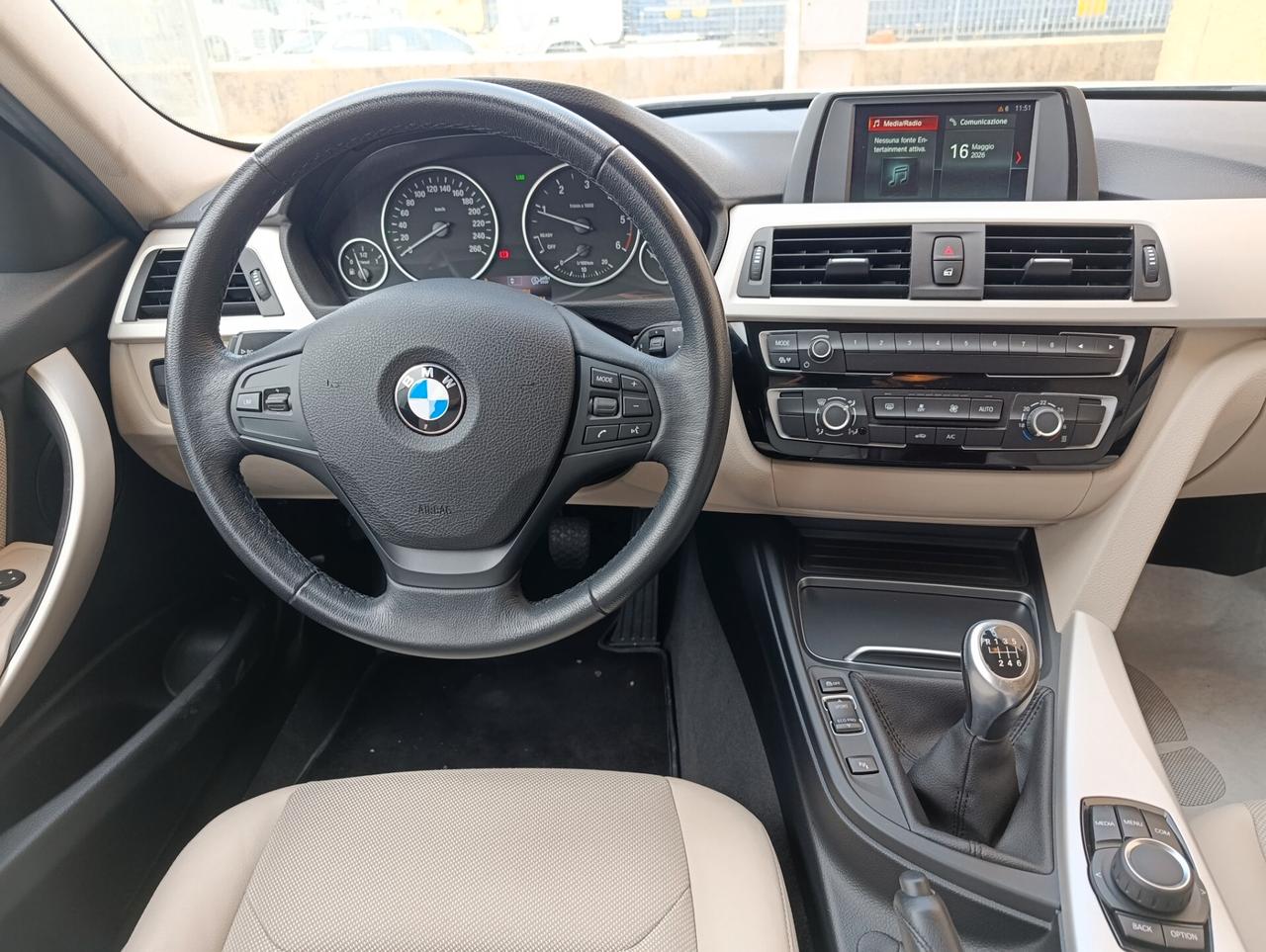 Bmw 320d Touring Luxury #GM