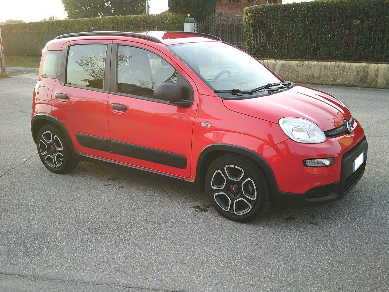 Fiat Panda Hybrid city life