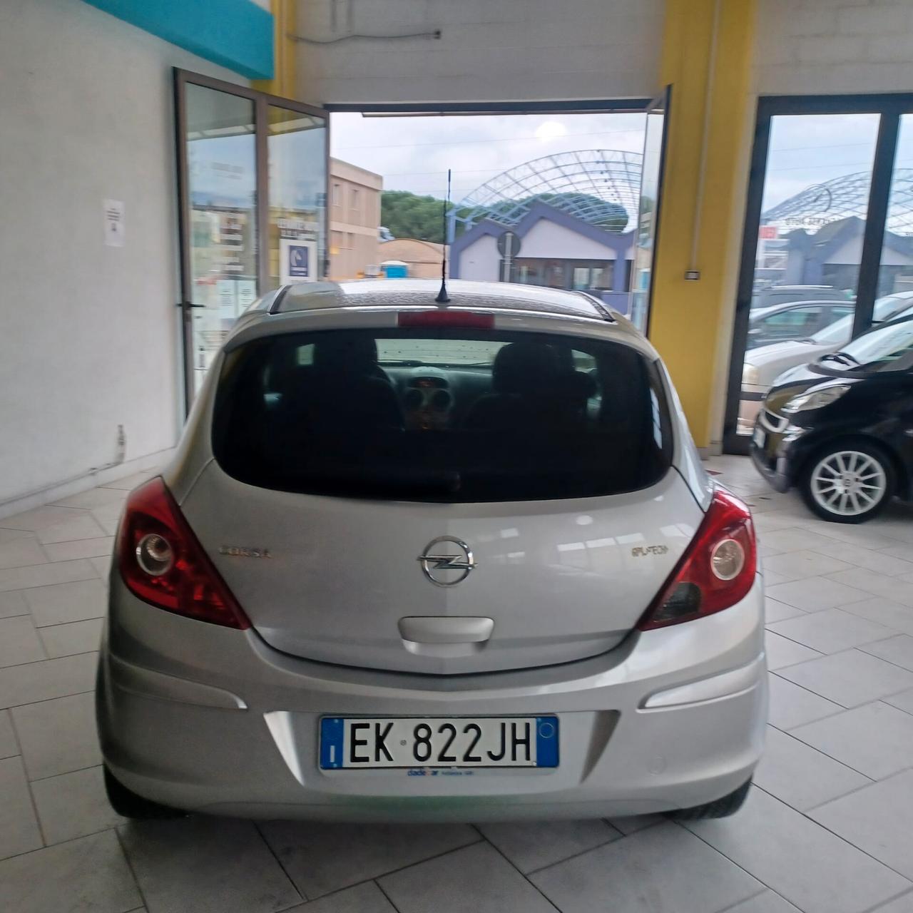 NEOPATENTATI BENZINA/GPL CORSA 1.2