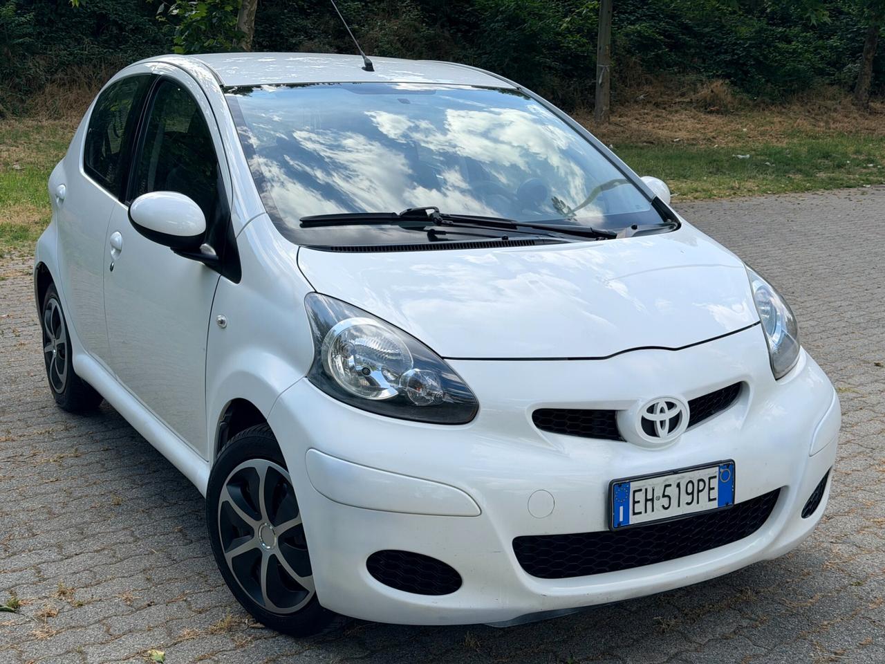 Toyota Aygo 1.0 12V VVT-i 5 porte Sol Connect