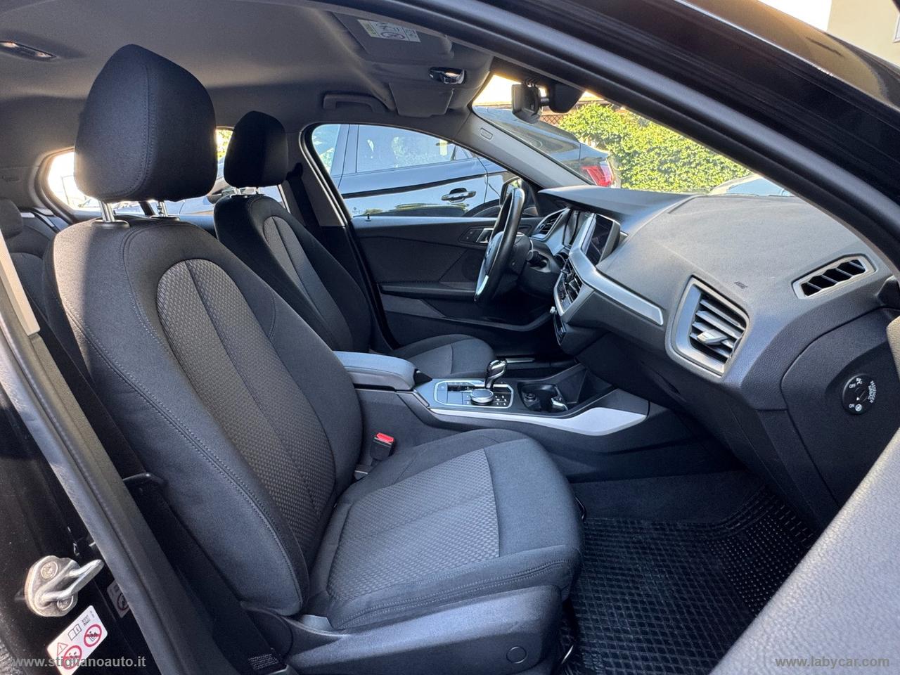BMW 116d 5p. Business Advantage FARI CAR PLAY