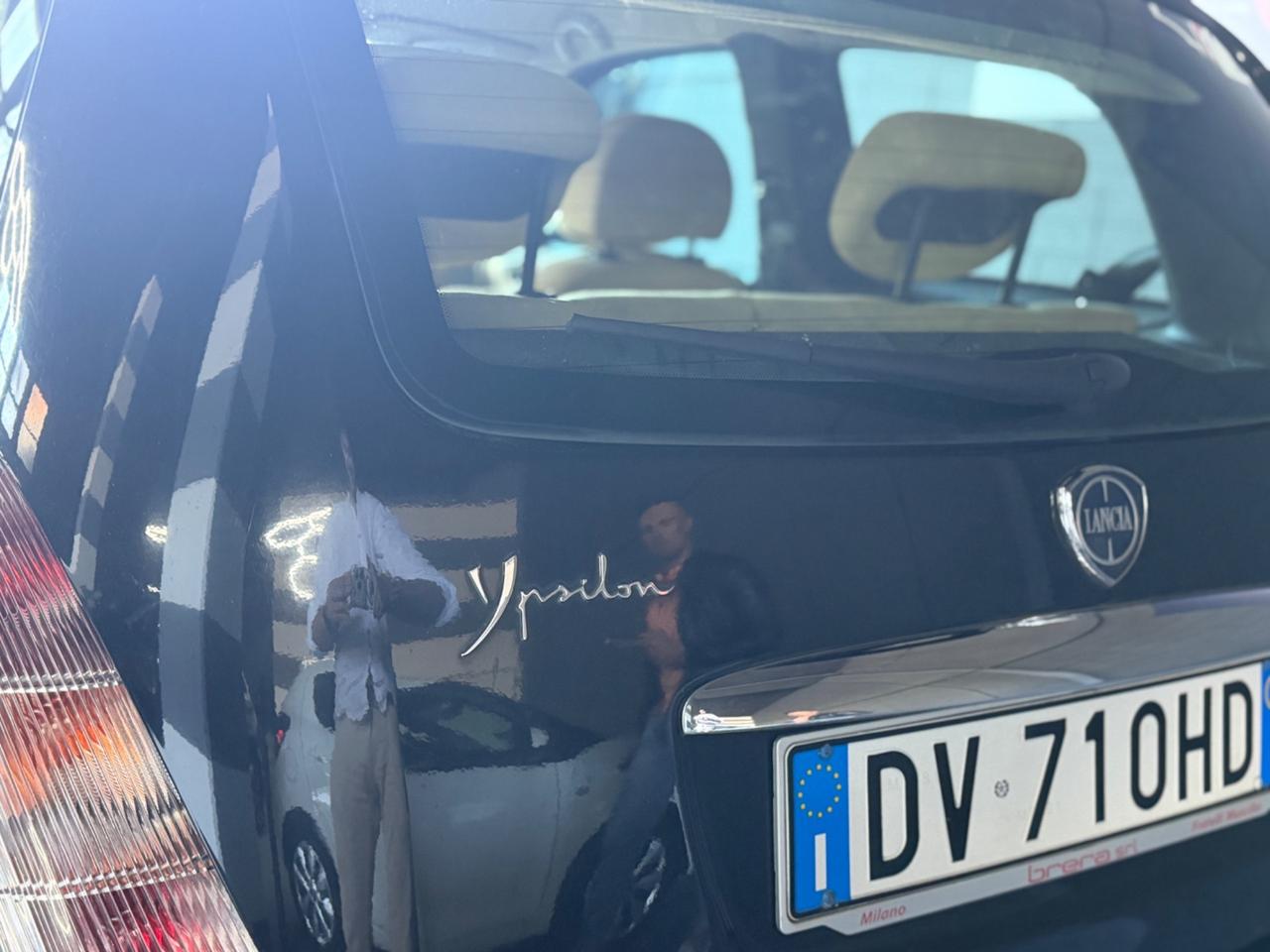 Lancia Ypsilon 1.4 16V Platino Automatica