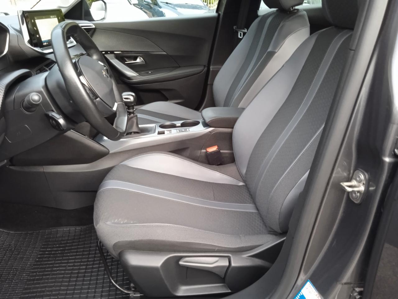 Peugeot 2008 BlueHDi 100 S&S Allure Navi Pack