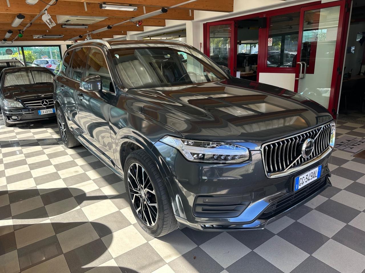 Volvo XC 90 XC90 B5 (d) AWD Geartronic 7 posti Mom