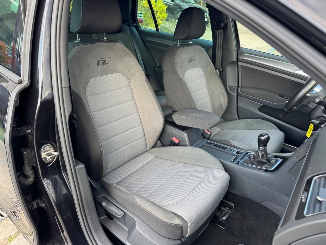 Volkswagen Golf 1.6 TDI 110 CV 5p. R-LINE