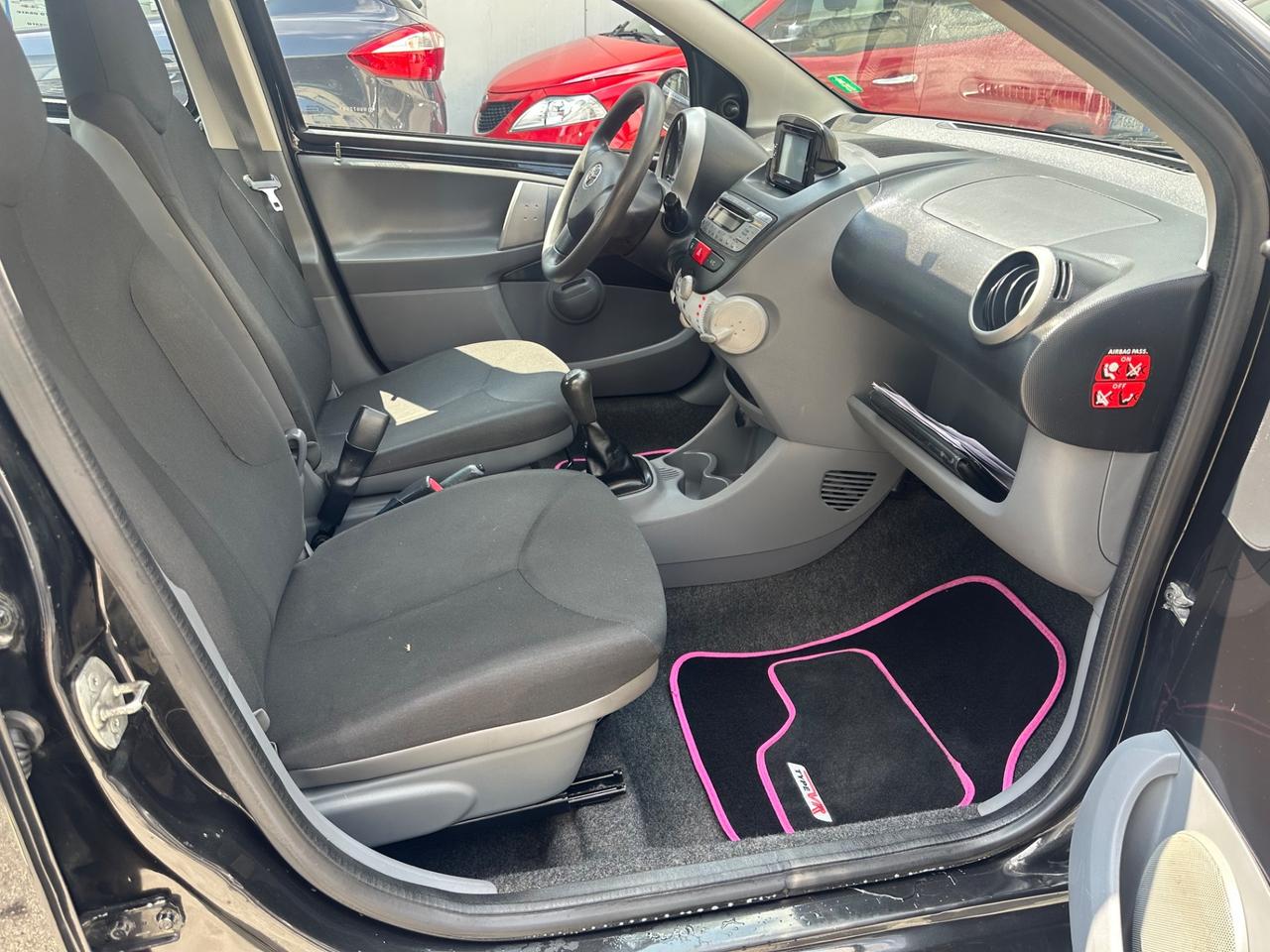 Toyota Aygo 1.0 12V 5 porte BENZINA - NAVI NEOPATENTATI