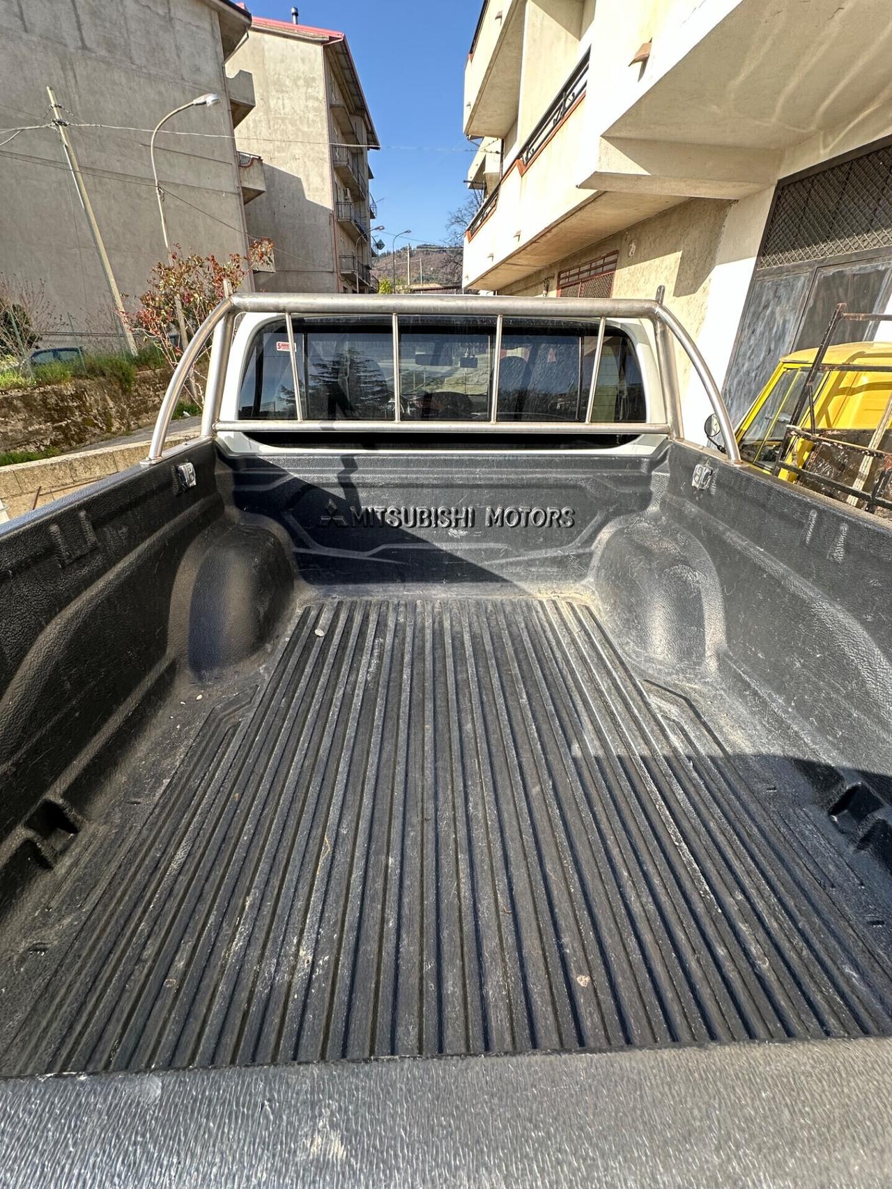 Mitsubishi L200 2.4, 154cv, 4x4